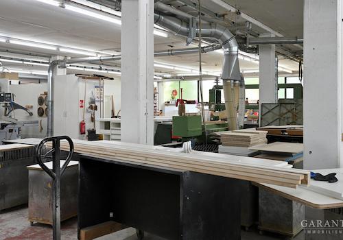 Produktionshalle Werkstatt .