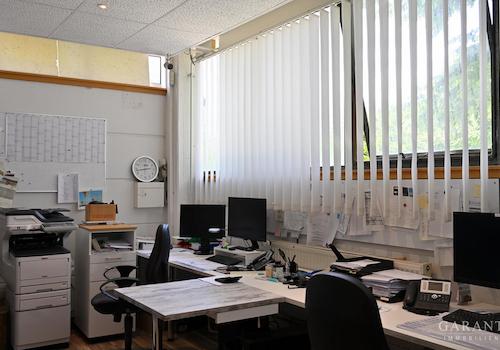 Büro.
