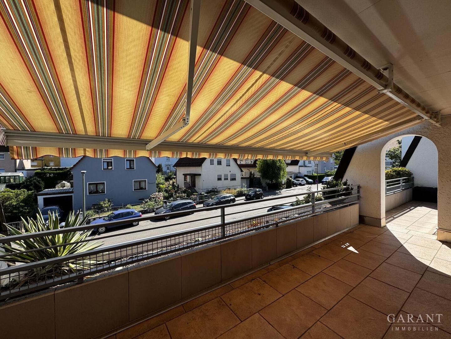 Balkon mit Markise