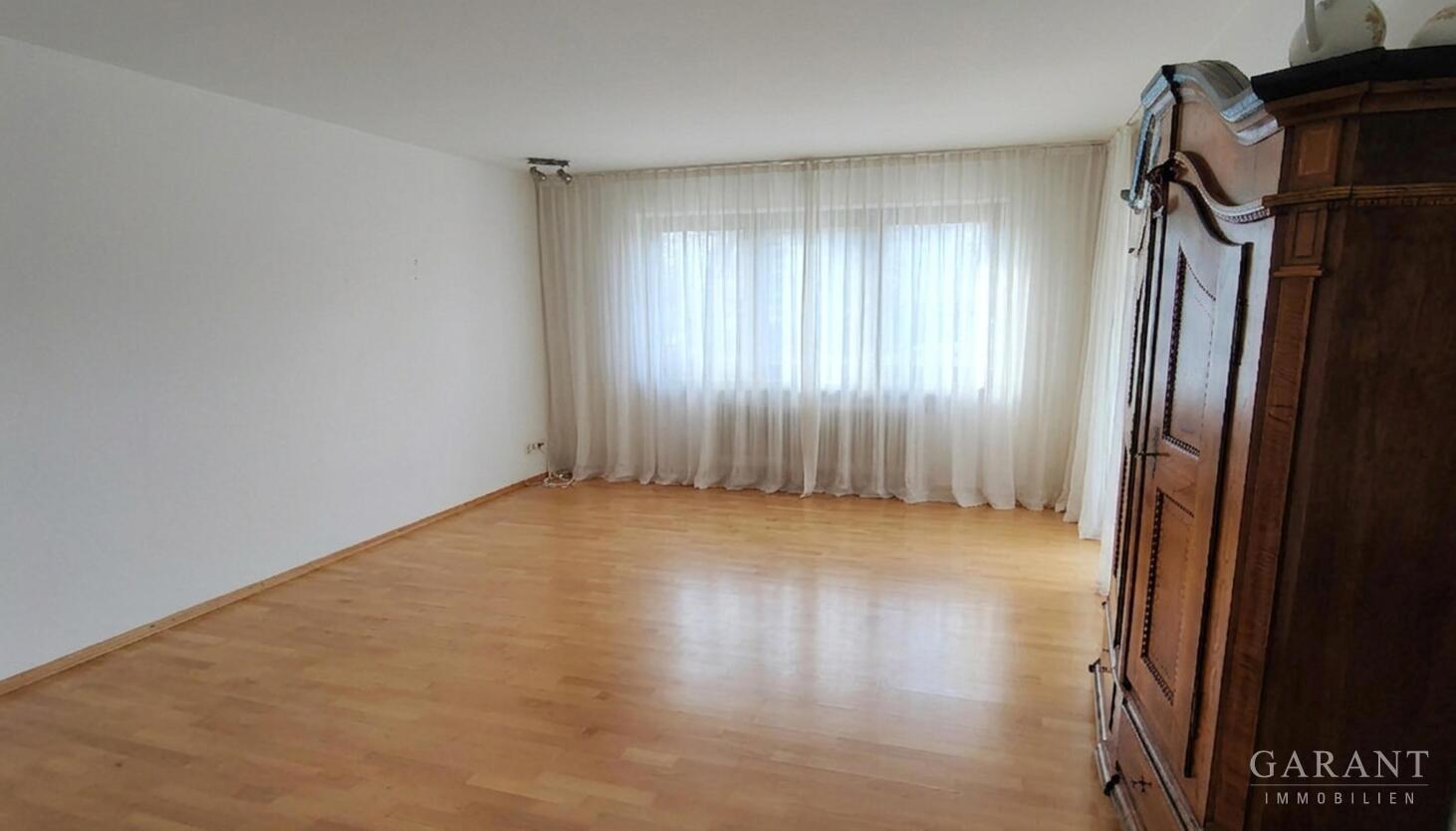 3) Wohnzimmer