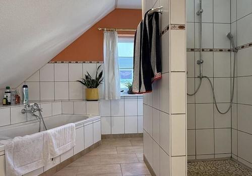 Wanne u.Dusche DG