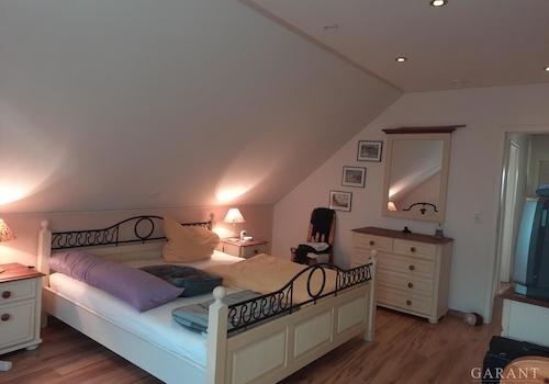 2. Schlafzimmer