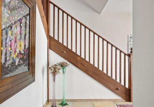 Treppe ins Obergeschoss