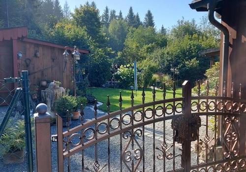 Hofeingang mit Blick zum Garten