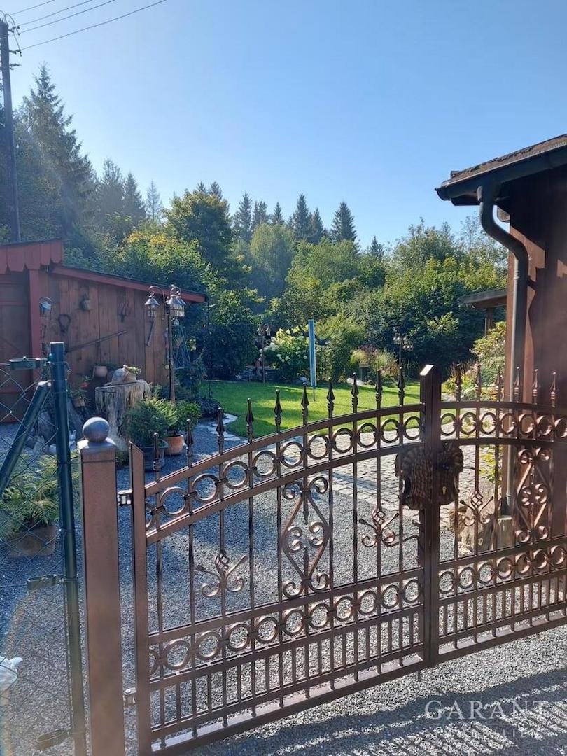 Hofeingang mit Blick zum Garten