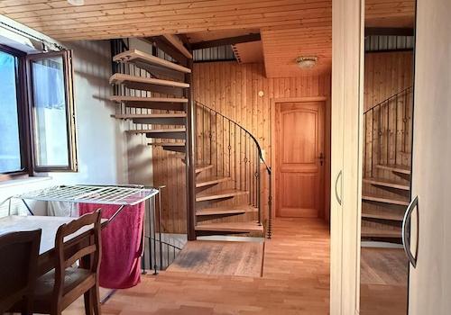 Flur u. Treppe