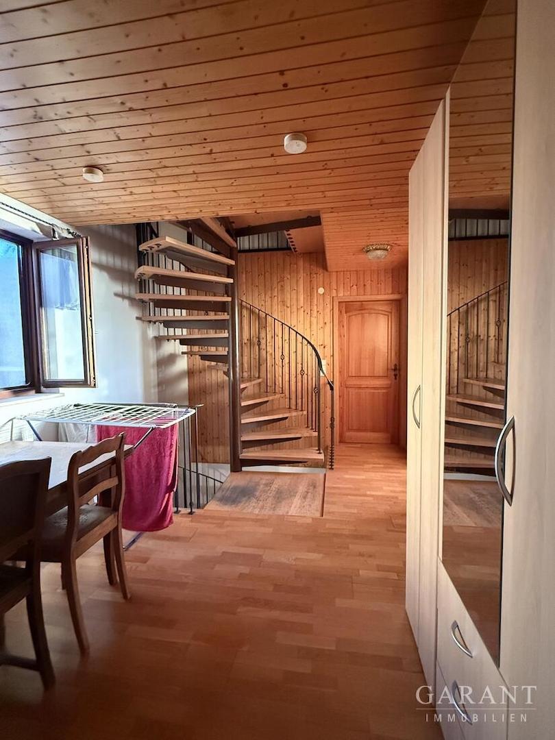 Flur u. Treppe