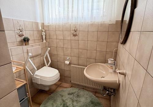 Gäste-WC EG