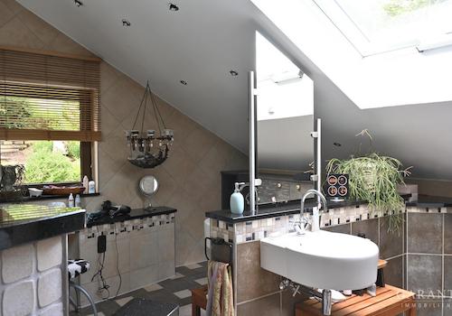 Zwei Waschbecken