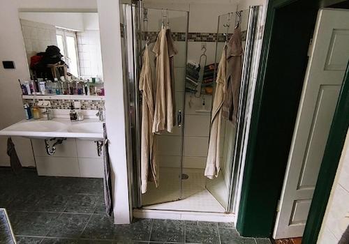 08 Badezimmer 1