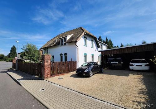 11 Nordansicht mit Carport