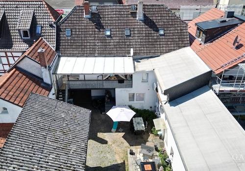 Blick zum Wohnhaus