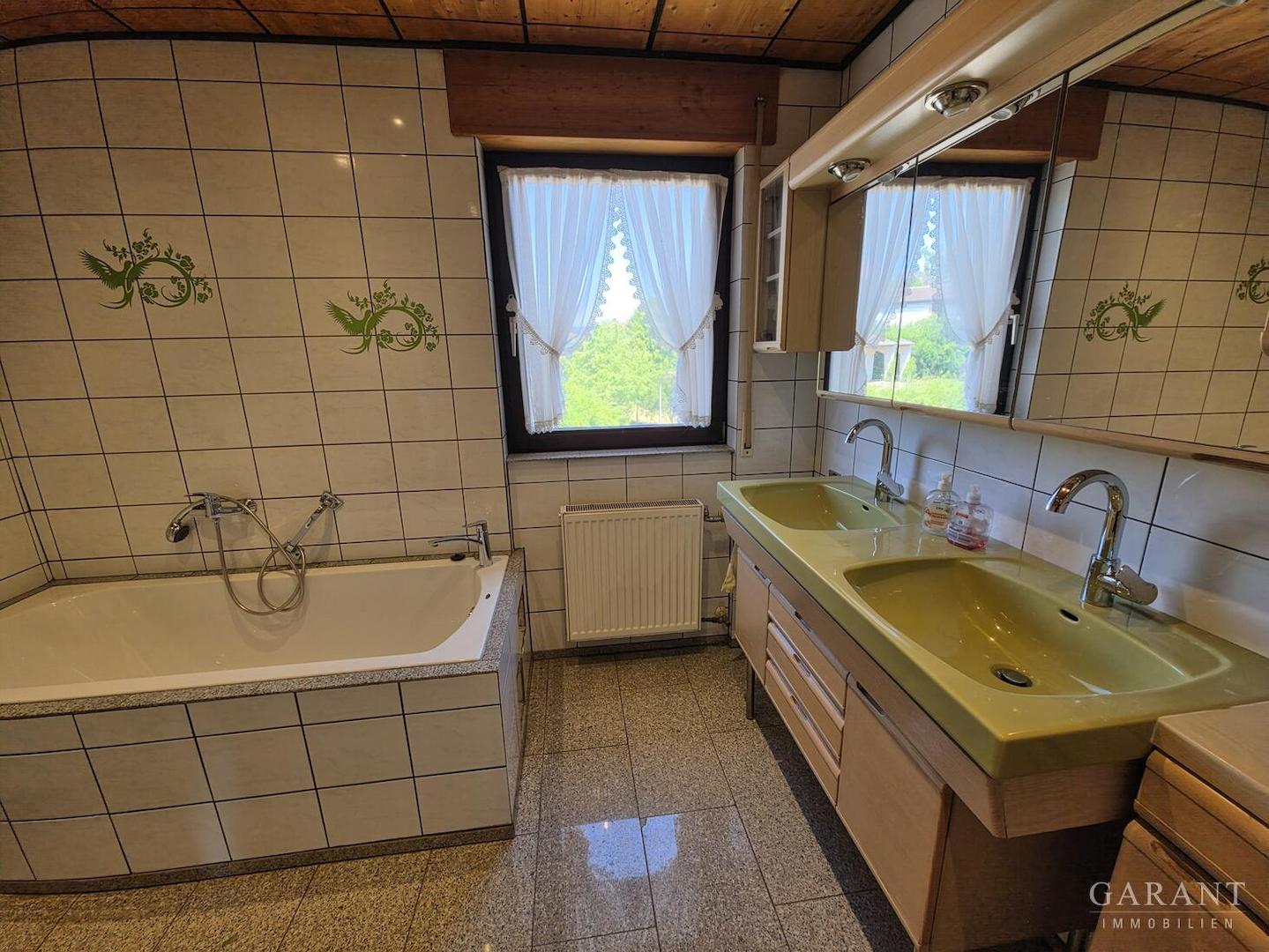 Badezimmer Ansicht 1