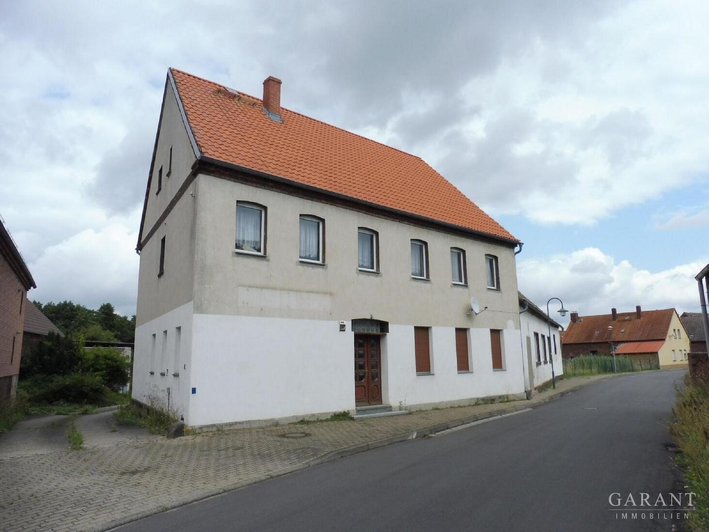 01 Straßenfront