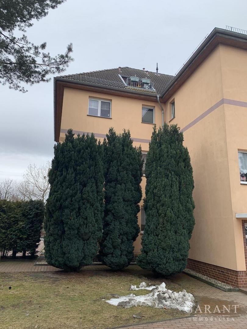 Aufgang,li.