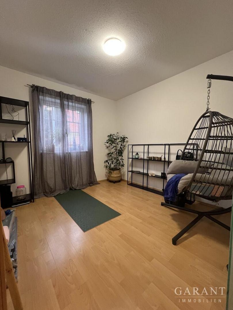 Büro EG
