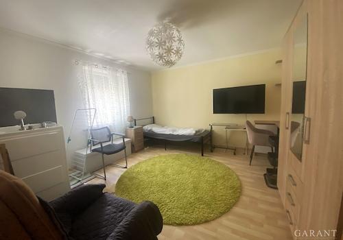 Blick z.B. in ein Zimmer im EG