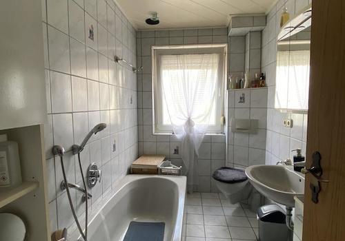 Bad mit Wanne