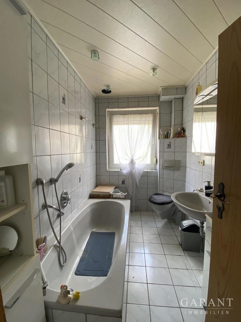 Bad mit Wanne