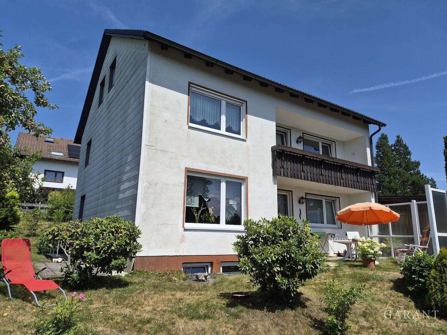 Vorderseite Dreifamilienhaus