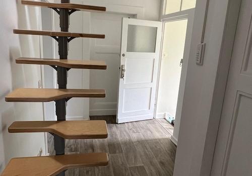 Flur mit Aufgang Spitzboden