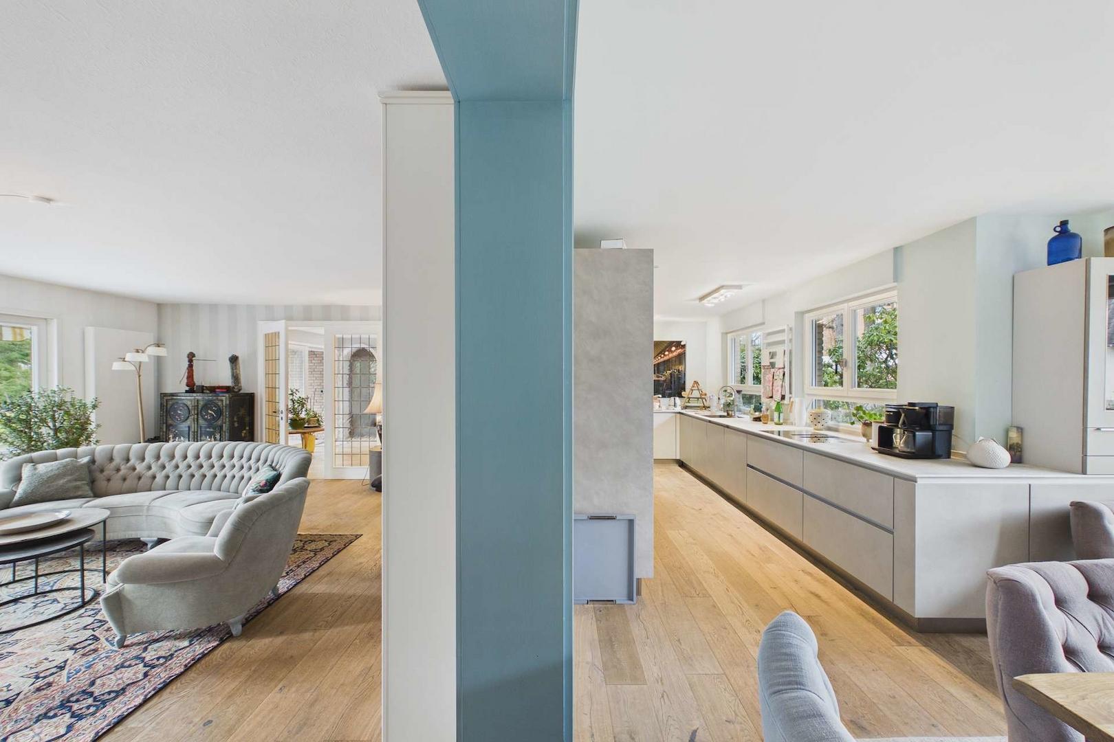 Links Wohnzimmer rechts Esszimmer