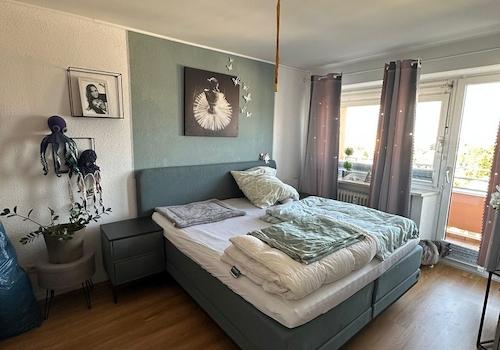 Schlafzimmer mit Balkon