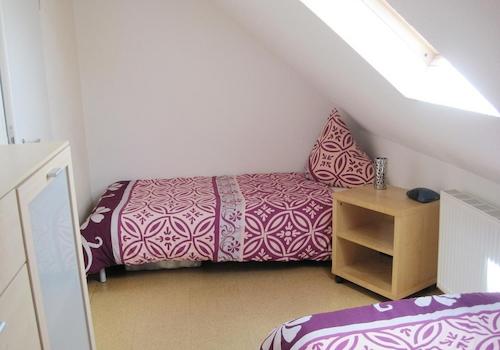 Schlafzimmer 2