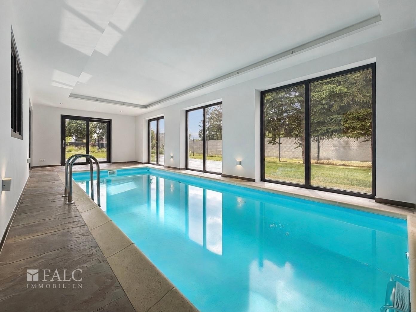 Indoorpool mit Gegenstromanlage