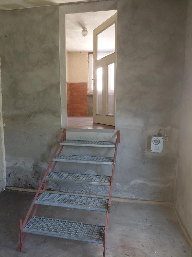 Werkstatt mit oberer Etage