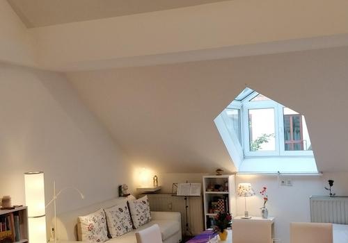 Zimmer 2 (Einheit 7, ↑SO)