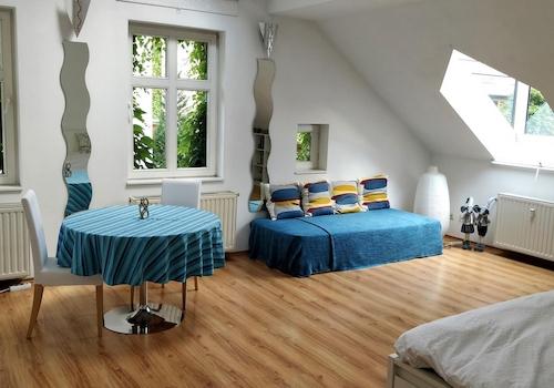 Zimmer 1 (Einheit 8)