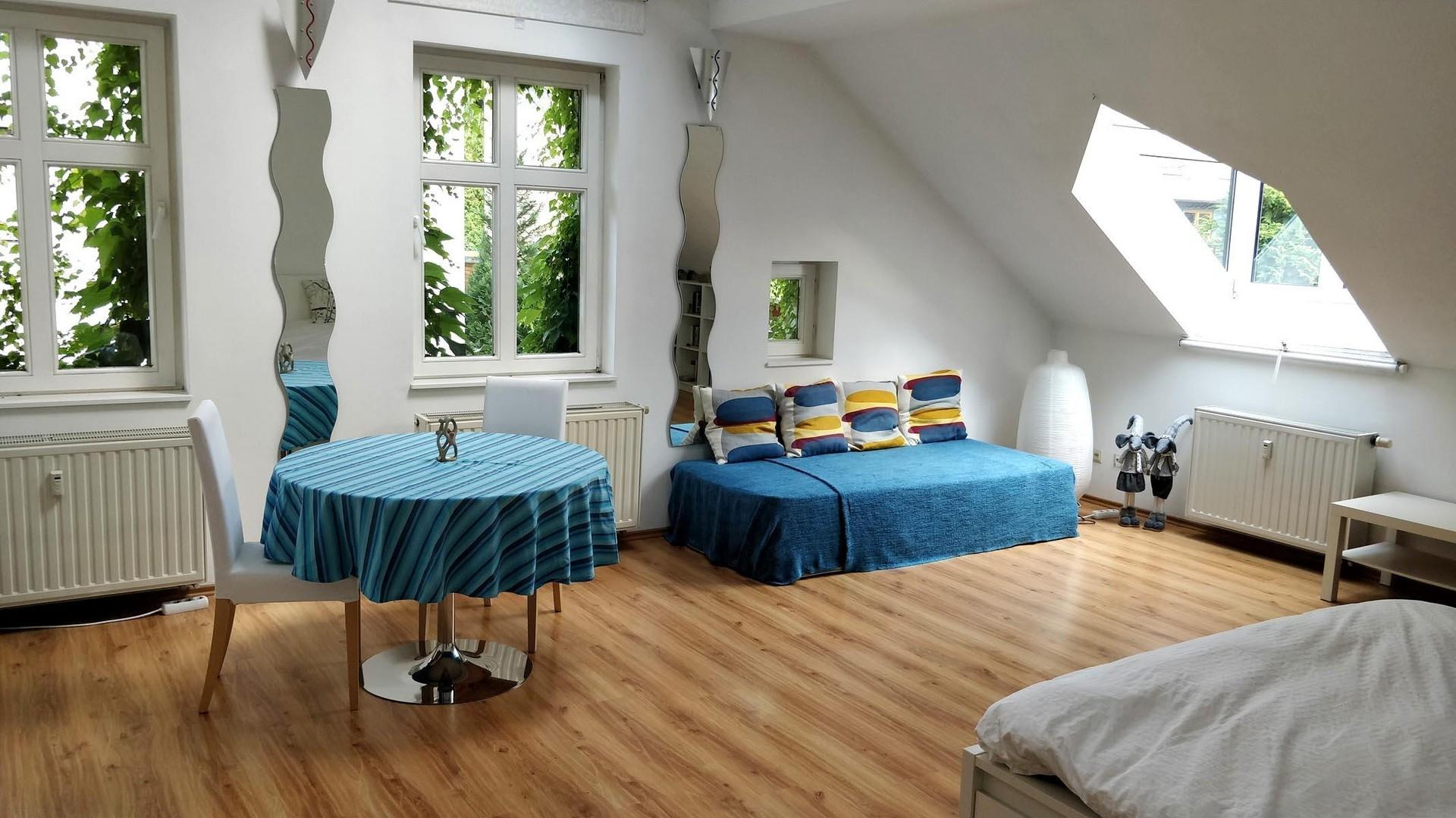 Zimmer 1 (Einheit 8)