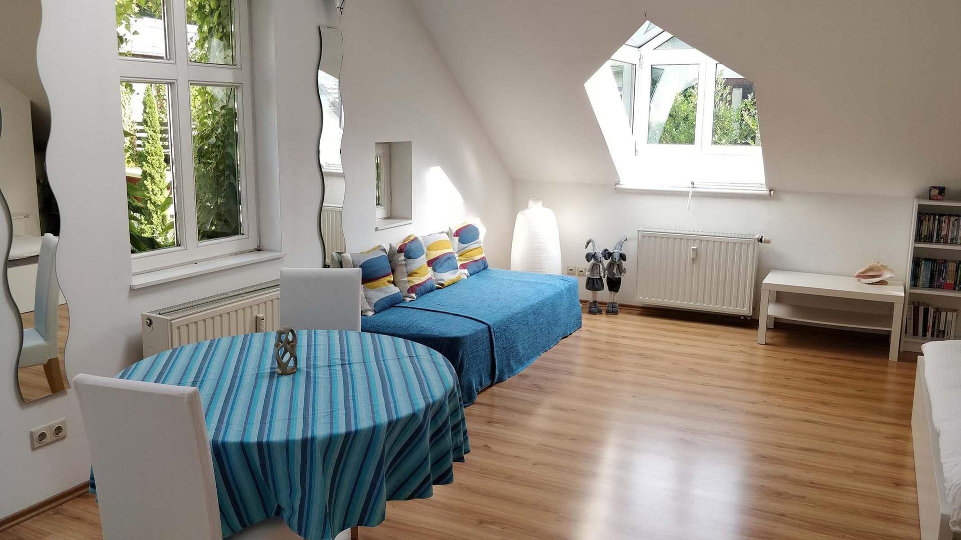 Zimmer 1 (Einheit 8)