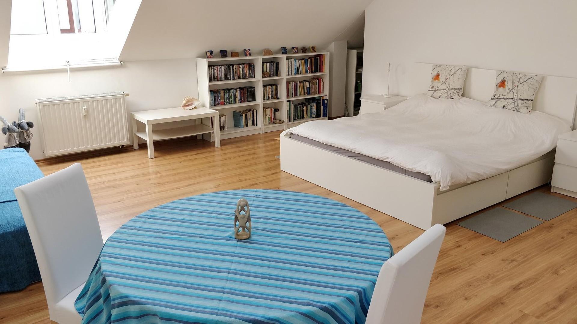 Zimmer 1 (Einheit 8)