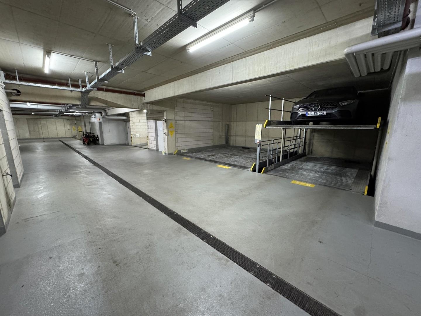 opt. Tiefgaragen Stellplatz