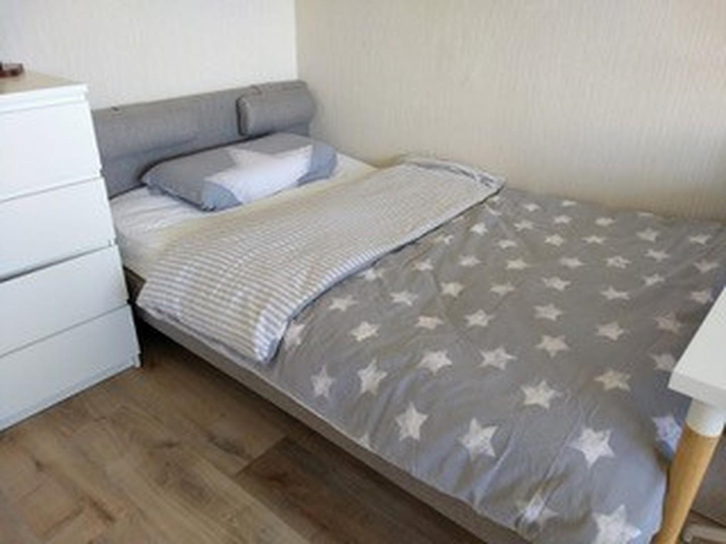 Bett 120cm breit
