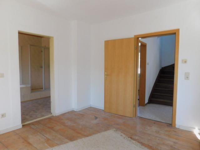 SB15 Schlafzimmer 1 m. angr. Bad