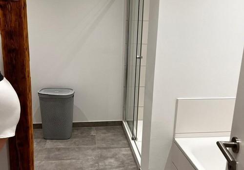 Bad-Dusche