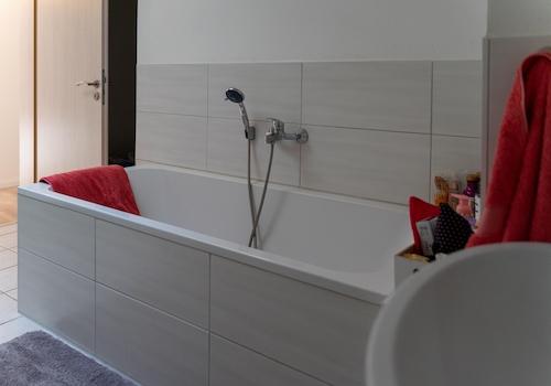 Bad mit Wanne