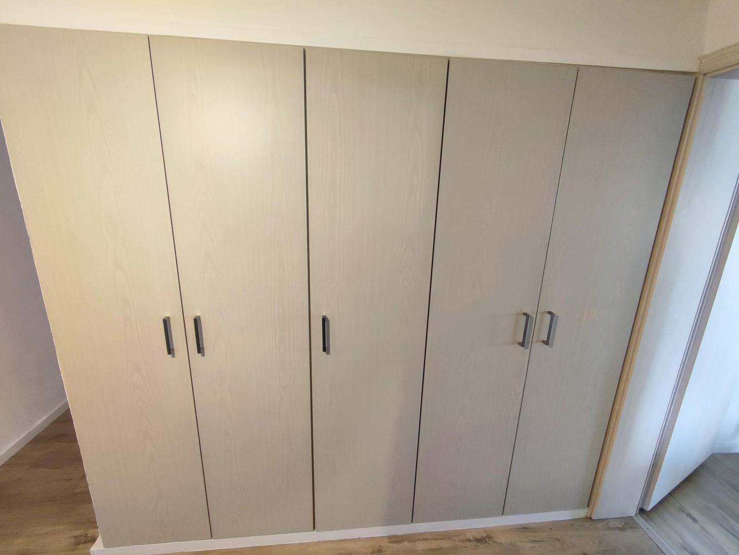Einbauschrank