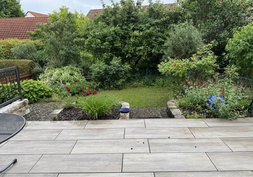 Rückwärtige Terrasse/Garten