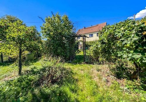Hausanblick aus dem Garten