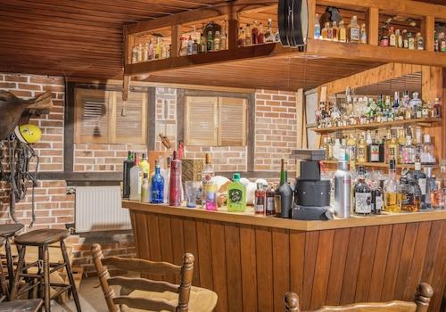 Vollunterkellert mit Partyraum
