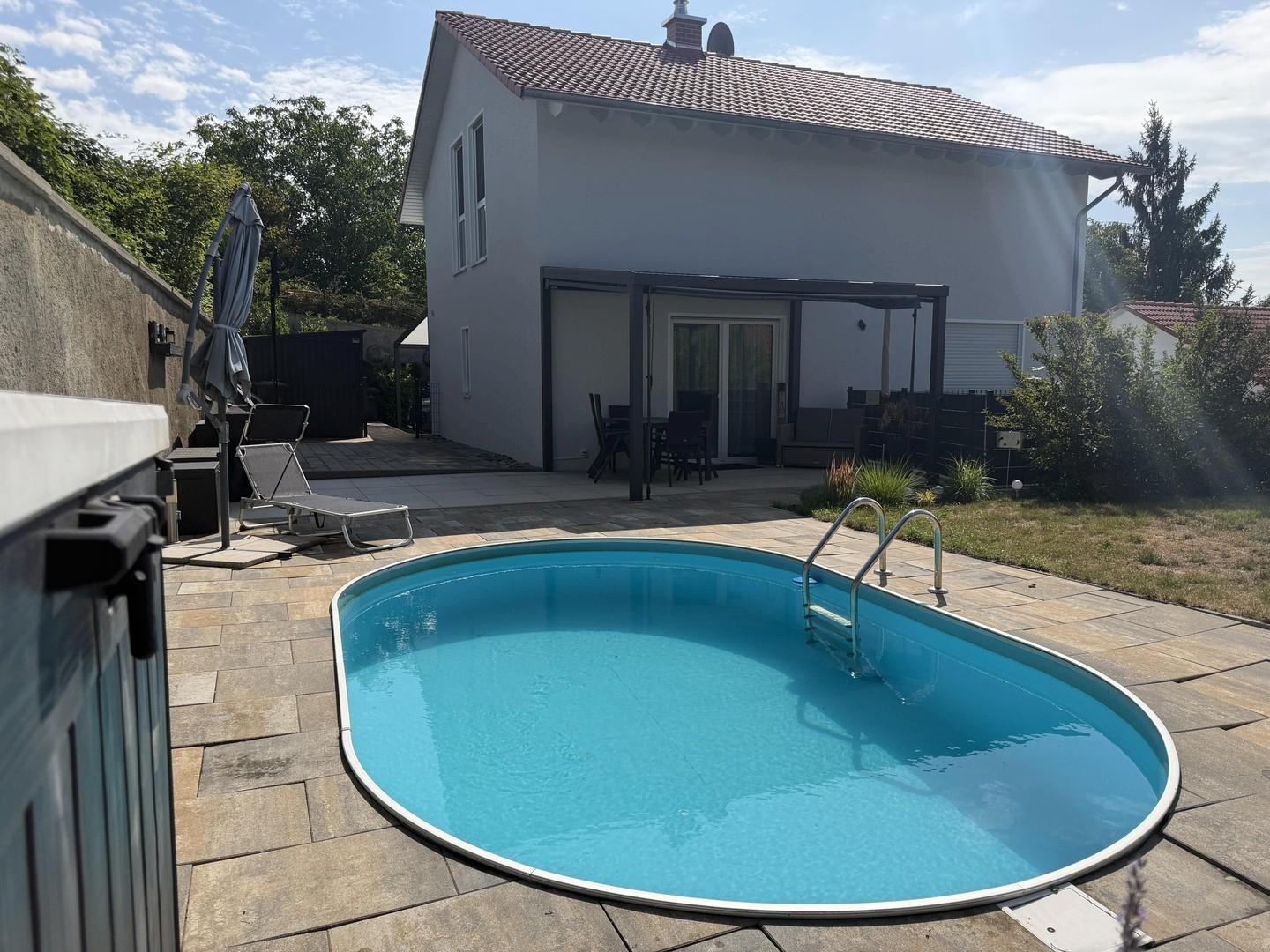 Pool-Terrasse