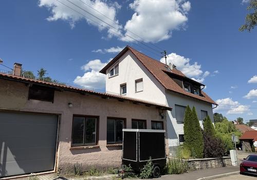 Einfahrt Halle
