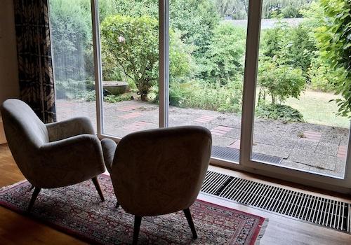 Blick ins Grüne aus dem Wohnz.