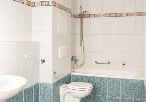 Badezimmer mit Wanne