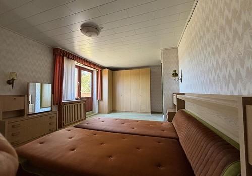 Schlafzimmer OG mit Balkontür