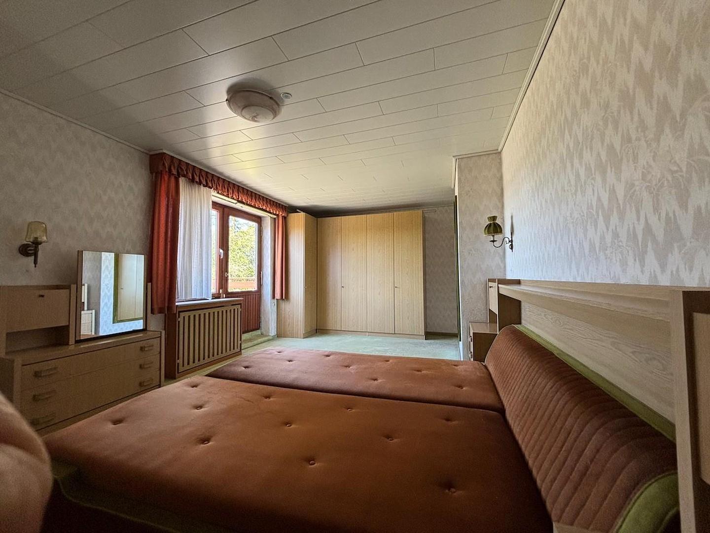 Schlafzimmer OG mit Balkontür